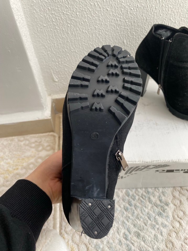 Siyah Süet Platform Topuklu Kadın Bot - Görsel 2