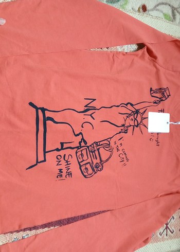 Kırmızı Baskılı Tişört - Görsel 2