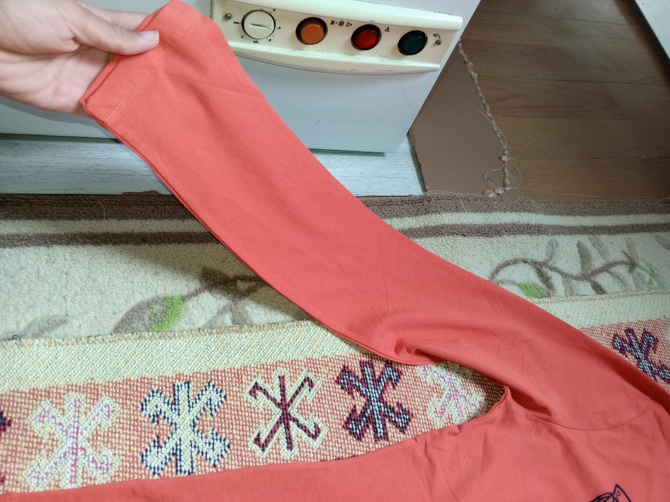 Kırmızı Baskılı Tişört - Görsel 3