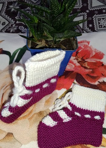 Mor-beyaz örgü kız bebek patik - Görsel 4