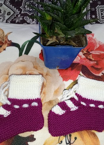 Mor-beyaz örgü kız bebek patik - Görsel 5