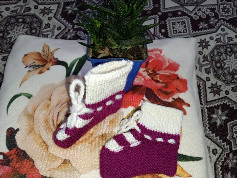 Mor-beyaz örgü kız bebek patik - Görsel 4