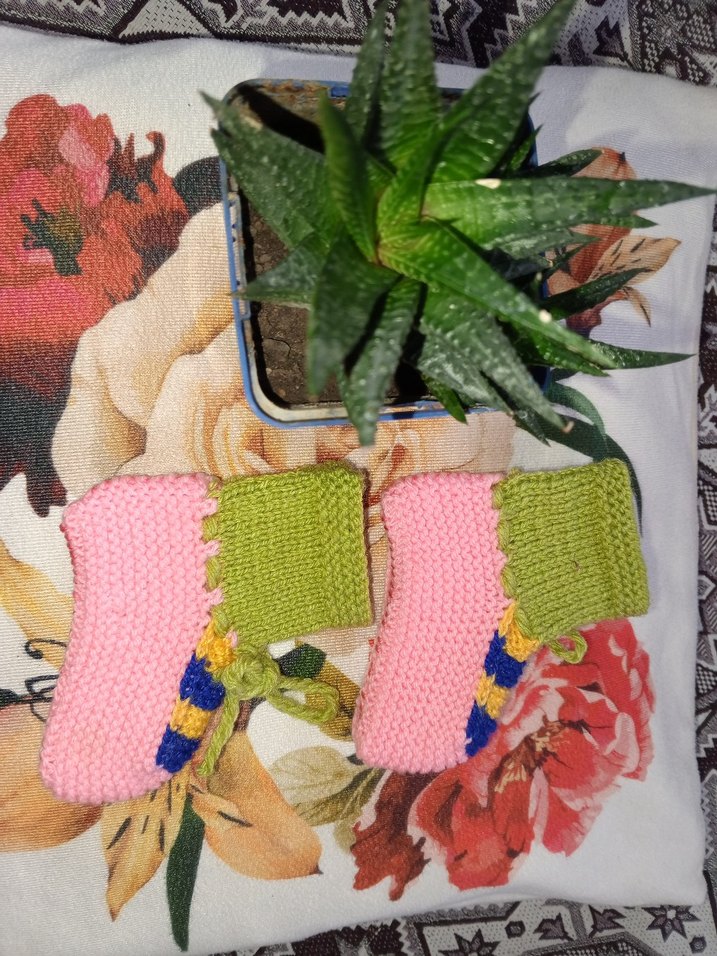 Renkli Nakışlı Kız Çorabı - Görsel 2