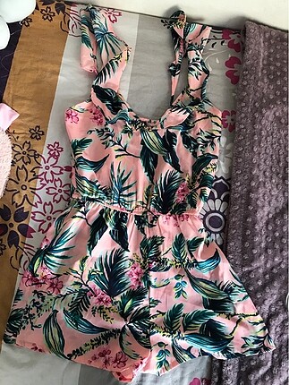 Şortlu pembe tulum