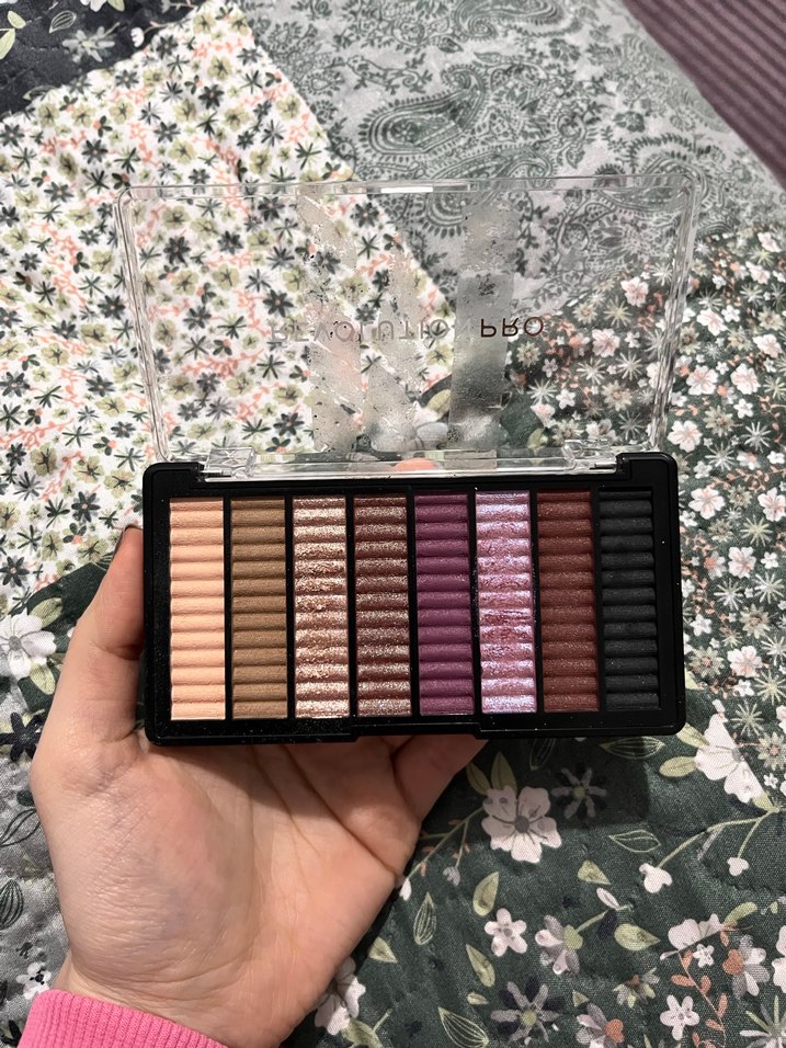 Çok Renkli Koyu Tonlu Göz Farı Paleti - Görsel 2