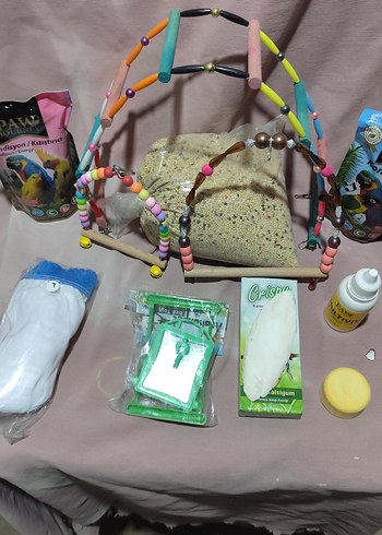 Renkli Kuş Aksesuar ve Yem Seti - Görsel 2