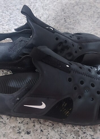 32 Beden siyah Renk Nike sandalet