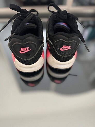 25 Beden Nike spor ayakkabı