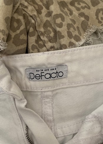 Kadın Beyaz ve desenli Mini Kot Şort - Görsel 3