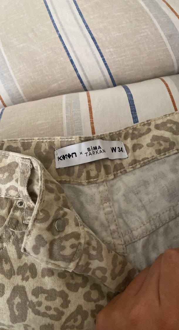 Kadın Beyaz ve desenli Mini Kot Şort - Görsel 2