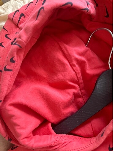 m Beden kırmızı Renk Nike sweatshirt
