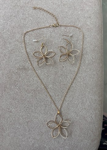 Altın Renkli Mini Çiçek Desenli Bohem Kolye Seti - Görsel 2