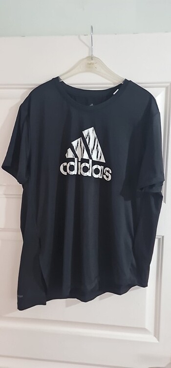 Adidas spor tişört 