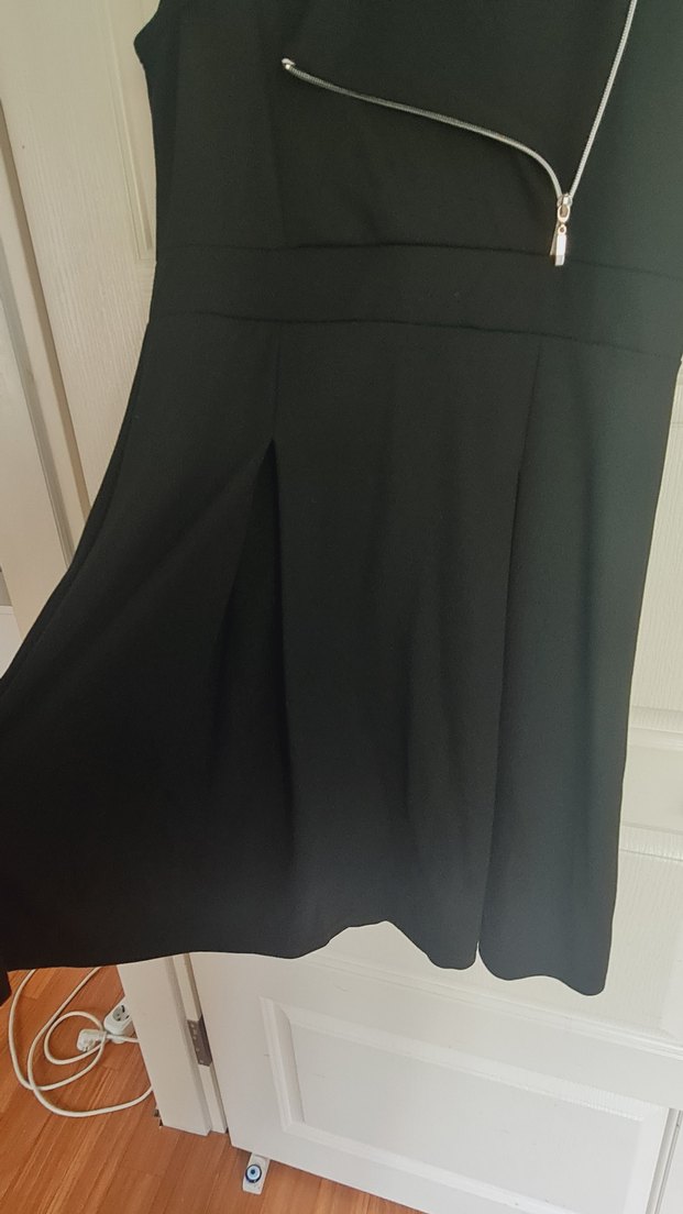 Siyah Uzun Kollarsız Ofis Elbisesi - Görsel 3