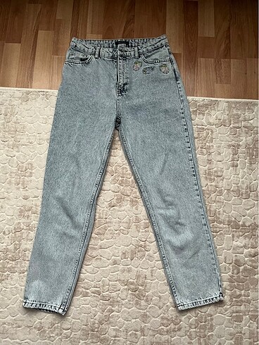 Kadın mom jeans nakışlı pantolon