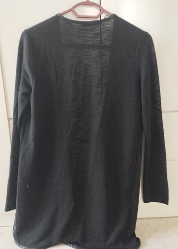 Siyah Dökümlü Kadın Hırka - Görsel 4