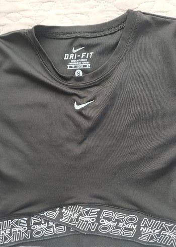 Siyah Nike Pro Crop Tişört - Görsel 2