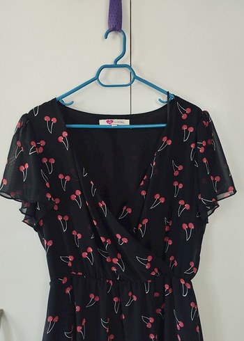 V Yaka Siyah Desenli Kadın Elbise - Görsel 2