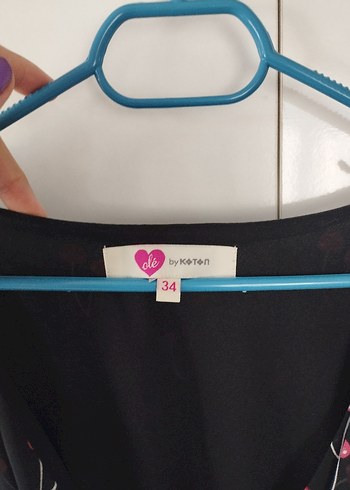 V Yaka Siyah Desenli Kadın Elbise - Görsel 3