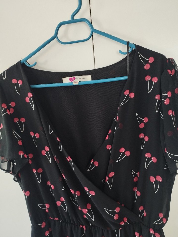 V Yaka Siyah Desenli Kadın Elbise - Görsel 4