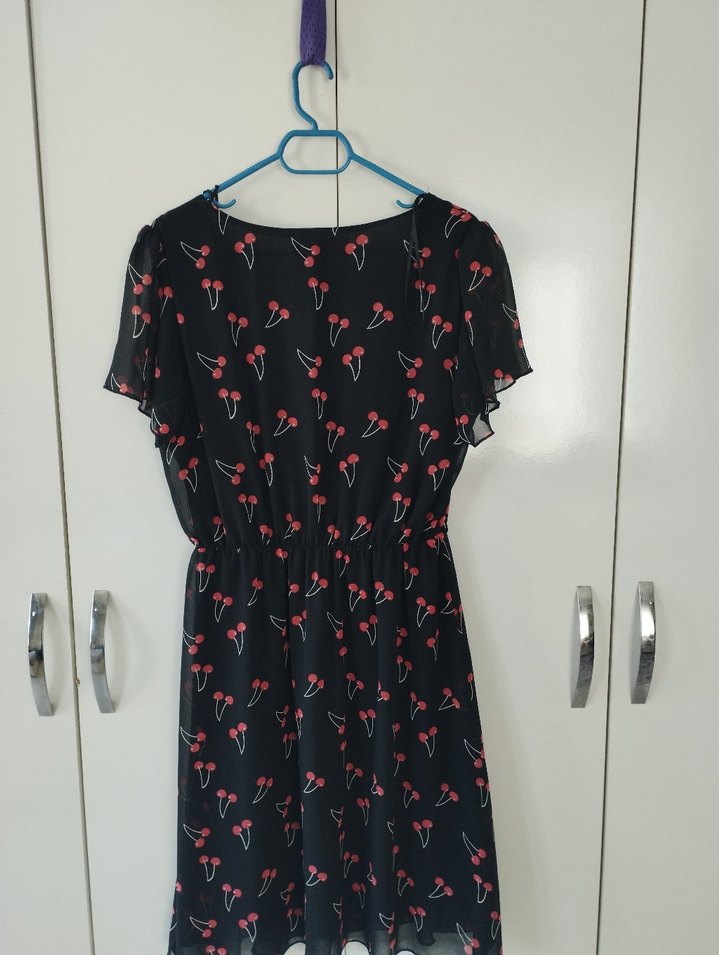 V Yaka Siyah Desenli Kadın Elbise - Görsel 5