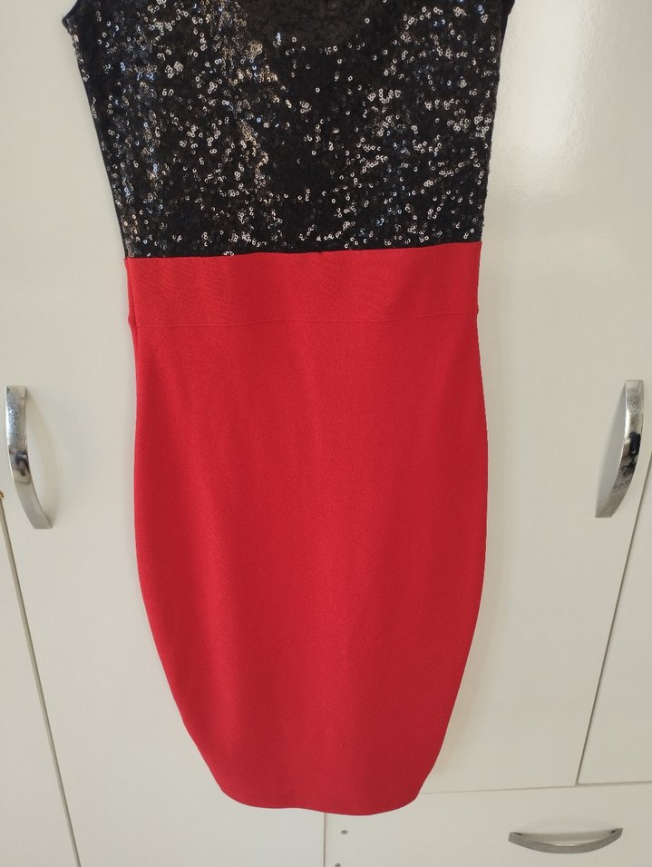 Pul Detaylı Kırmızı Midi Elbise - Görsel 3