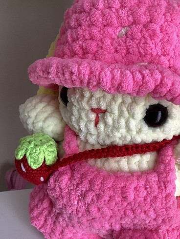 Beden Renk Amigurumi tavşan çilekli