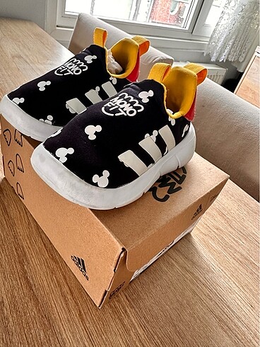 22 Beden çeşitli Renk Adidas monofit disney ayakkabı 22 numara