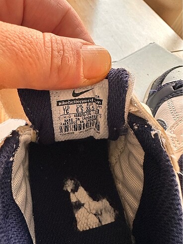 23 Beden beyaz Renk Nike 23,5 numara ayakkabı