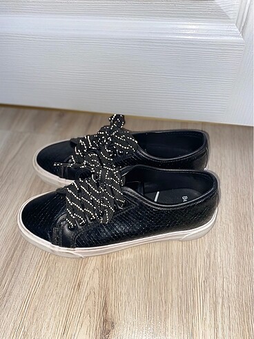 36 Beden bershka ayakkabi