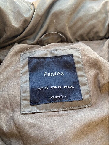 xs Beden Bershka mont