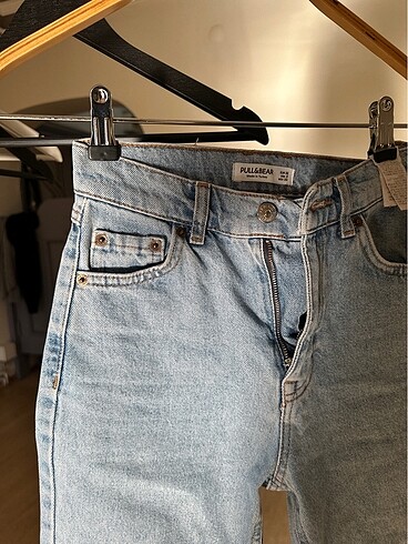 Pull and Bear Pull and bear mom jean