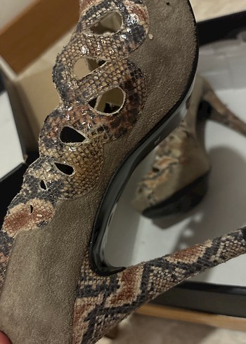 Kahverengi Süet Yılan Desenli Stiletto Topuklu - Görsel 2