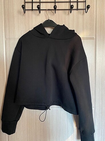 siyah kapüşonlu sweatshirt
