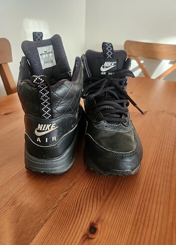 Nike Nike bot