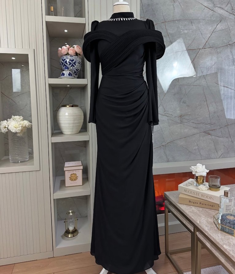 Drapeli Siyah Uzun Abiye Elbise - Görsel 3
