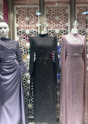 Siyah işlemeli abiye
