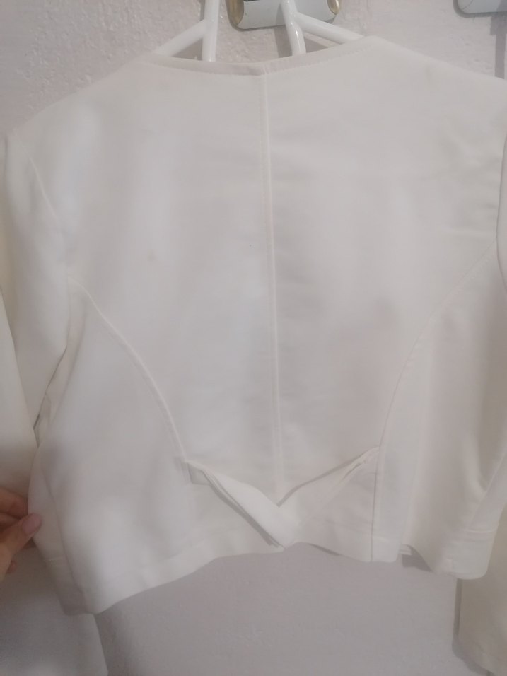 Düğmeli Beyaz Bolero - Görsel 4