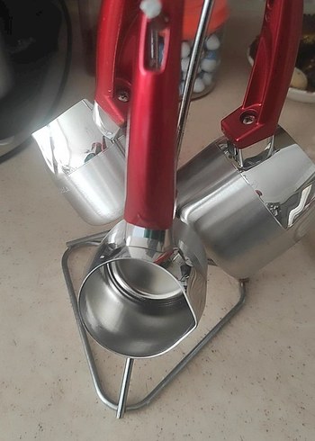 Beden Renk Kırmızı Saplı Çelik Standlı Karaca 3 lü cezve takımı