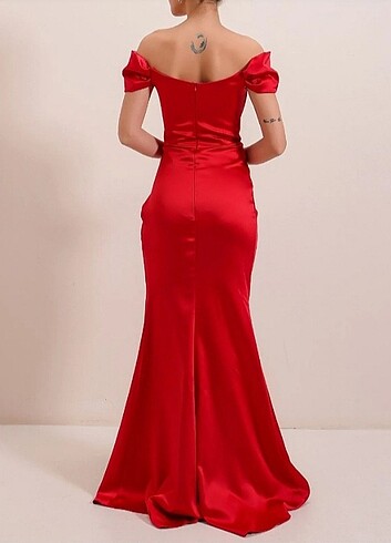 Kırmızı abiye - Görsel 5