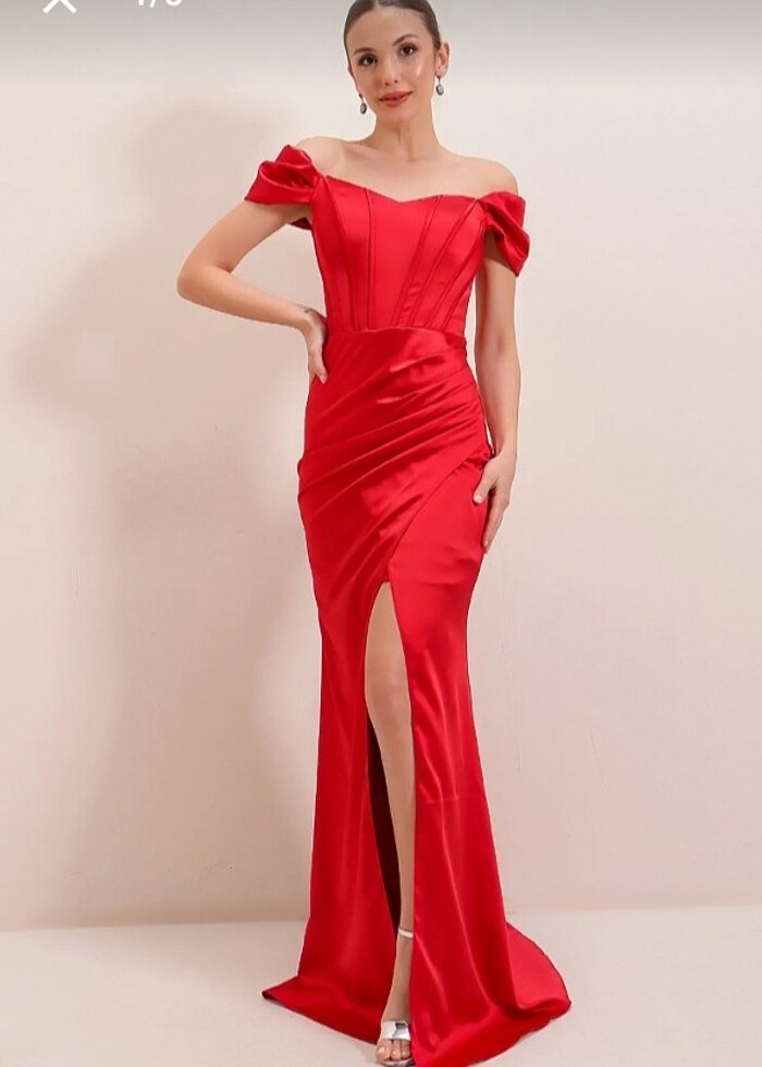 Kırmızı abiye - Görsel 2