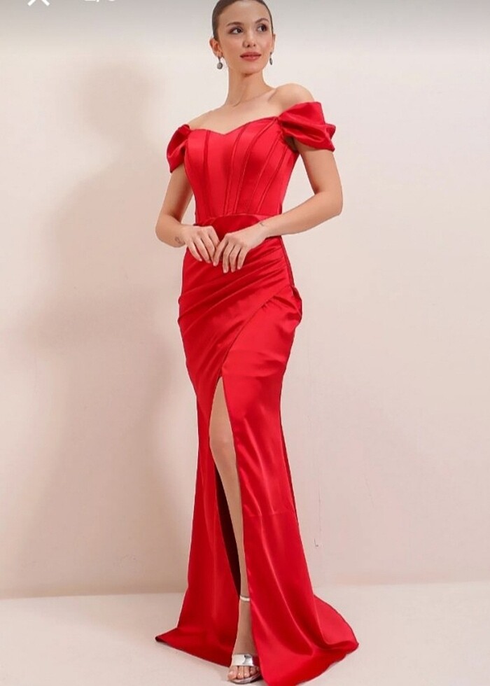 Kırmızı abiye - Görsel 4