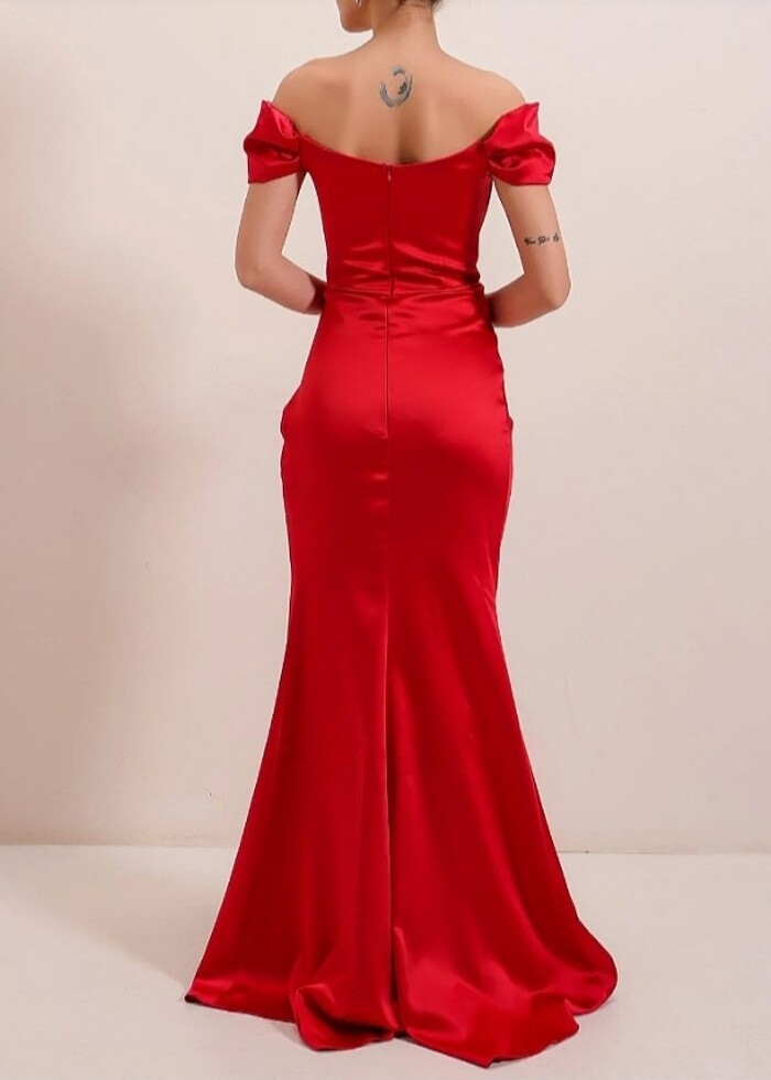 Kırmızı abiye - Görsel 5