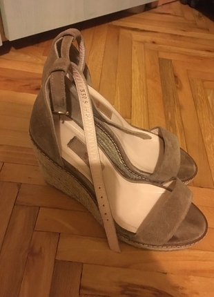 Elle Dolgu Topuk Sandalet