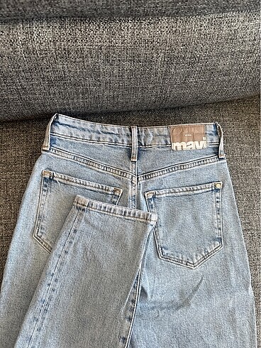 27 Beden mavi Renk Mavi jean