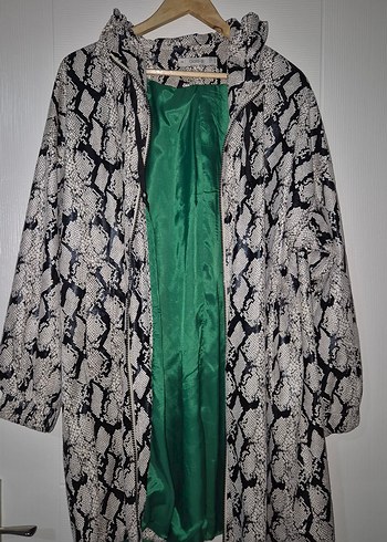 Yılan Desenli Uzun Kadın kap yağmurluk - Görsel 2