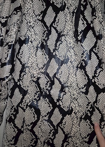 Yılan Desenli Uzun Kadın kap yağmurluk - Görsel 4