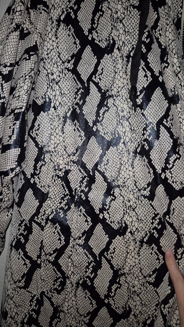 Yılan Desenli Uzun Kadın kap yağmurluk - Görsel 4