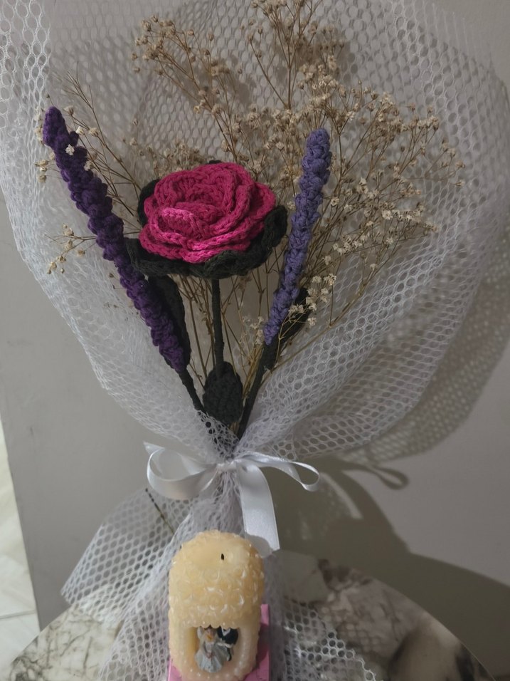 Gotik tarzda el yapımı çiçek buketi - Görsel 3