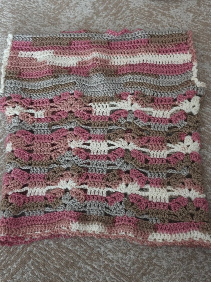 Kız Bebek Nakışlı Örgü Yelek - Görsel 3